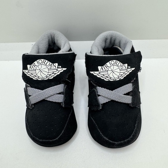 INFANTS NIKE JORDAN 1ST CRIB BABY Sz 2C - Picture 1 of 8